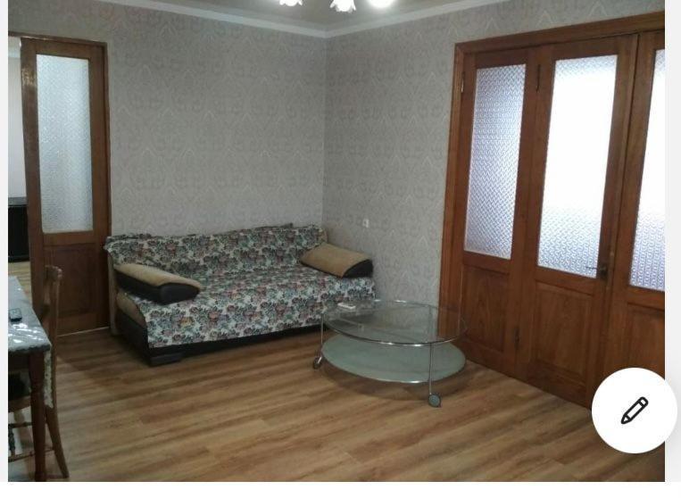 Улица Абазгаа Апартаменты Gagra Exterior photo